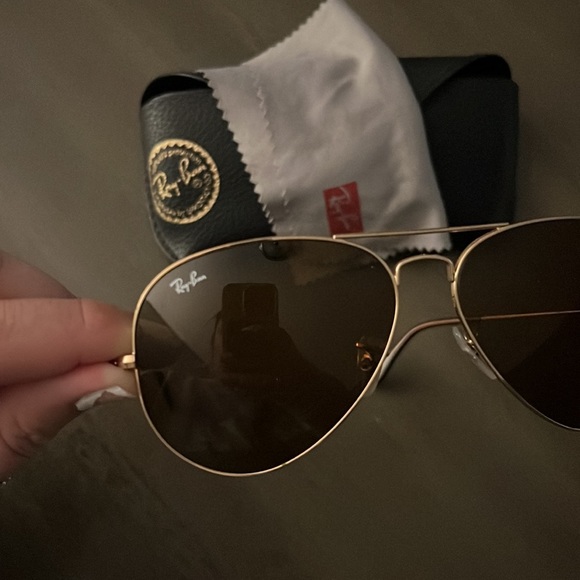 Raybans Womens Aviators with original case and lense cloth - Picture 3 of 3